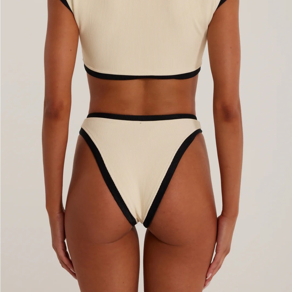 Same Los Angeles Black and Cream Grace Bikini Set- top M and bottom- S - Picture 3 of 6